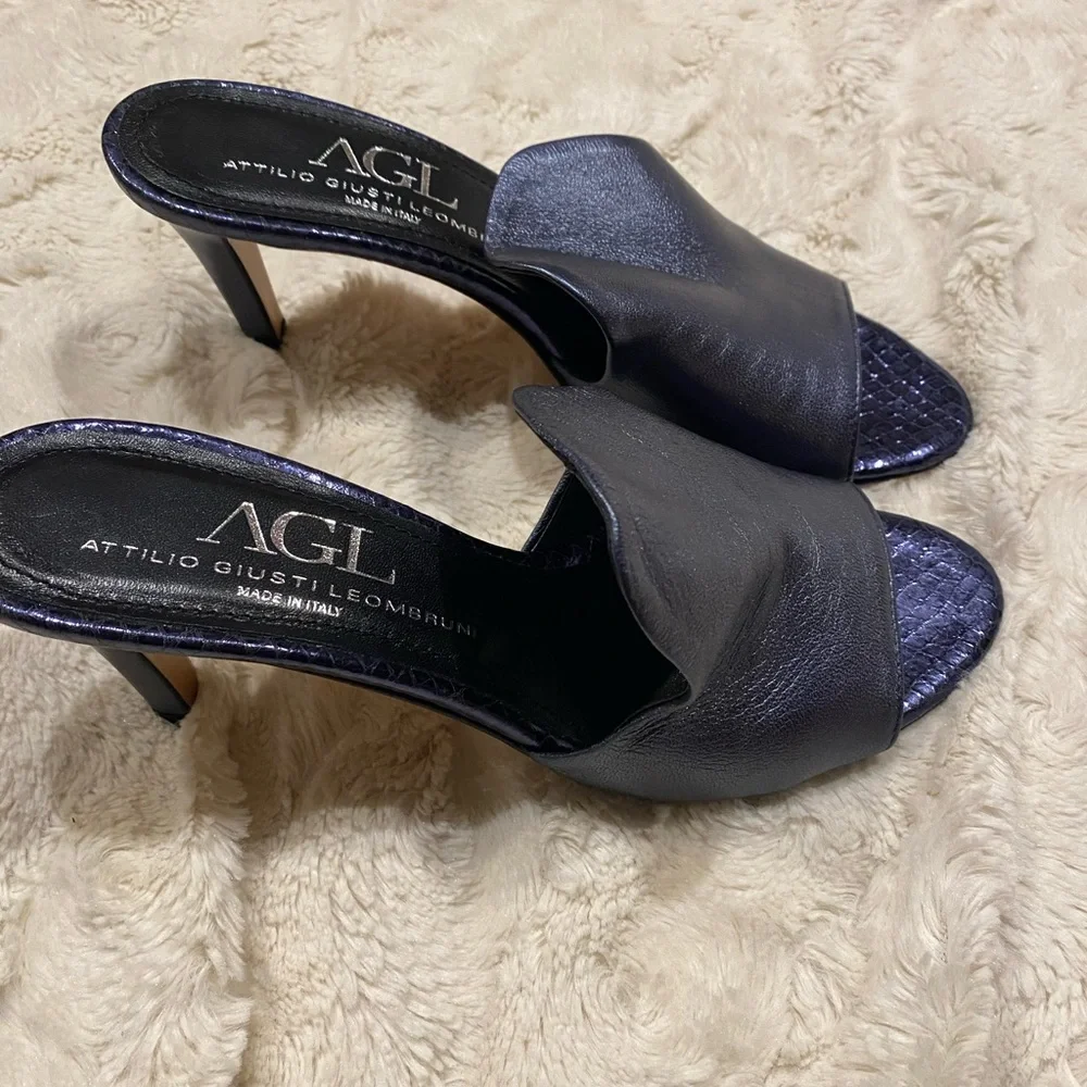 AGL Dark Navy Blue Metallic Leather Heels size 8.5, super soft and lightweight.